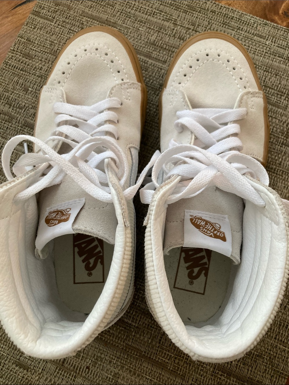 Vans High-Top Sneakers in Cream and Gum - Picture 4 of 9